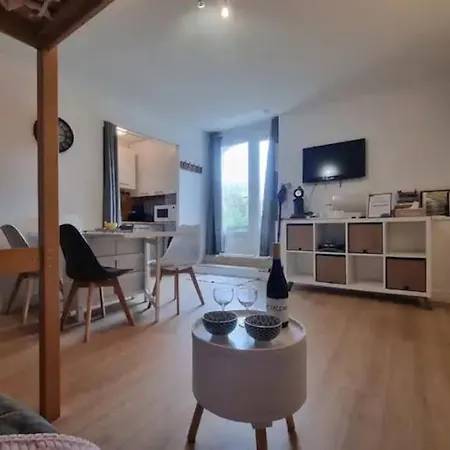 Studio-piscine-jardin-parking *
